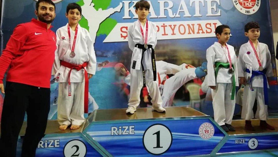 Fındıklı Aksu Atatürk İlk-Ortaokulu Karate Şampiyonasında...