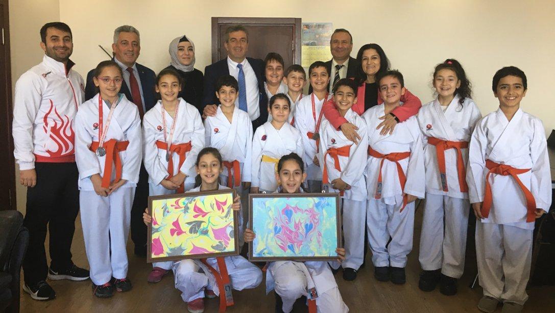 Fındıklı Aksu Atatürk İlk-Ortaokulu Karate Takımından Milli Eğitim Müdürü Bülent Ergene'ye Ziyaret...